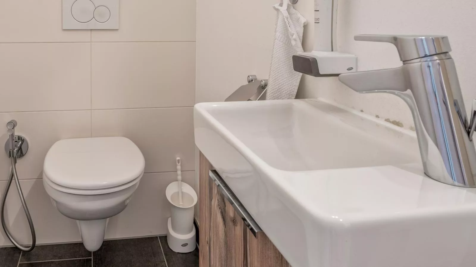 Sonne-Bathroom