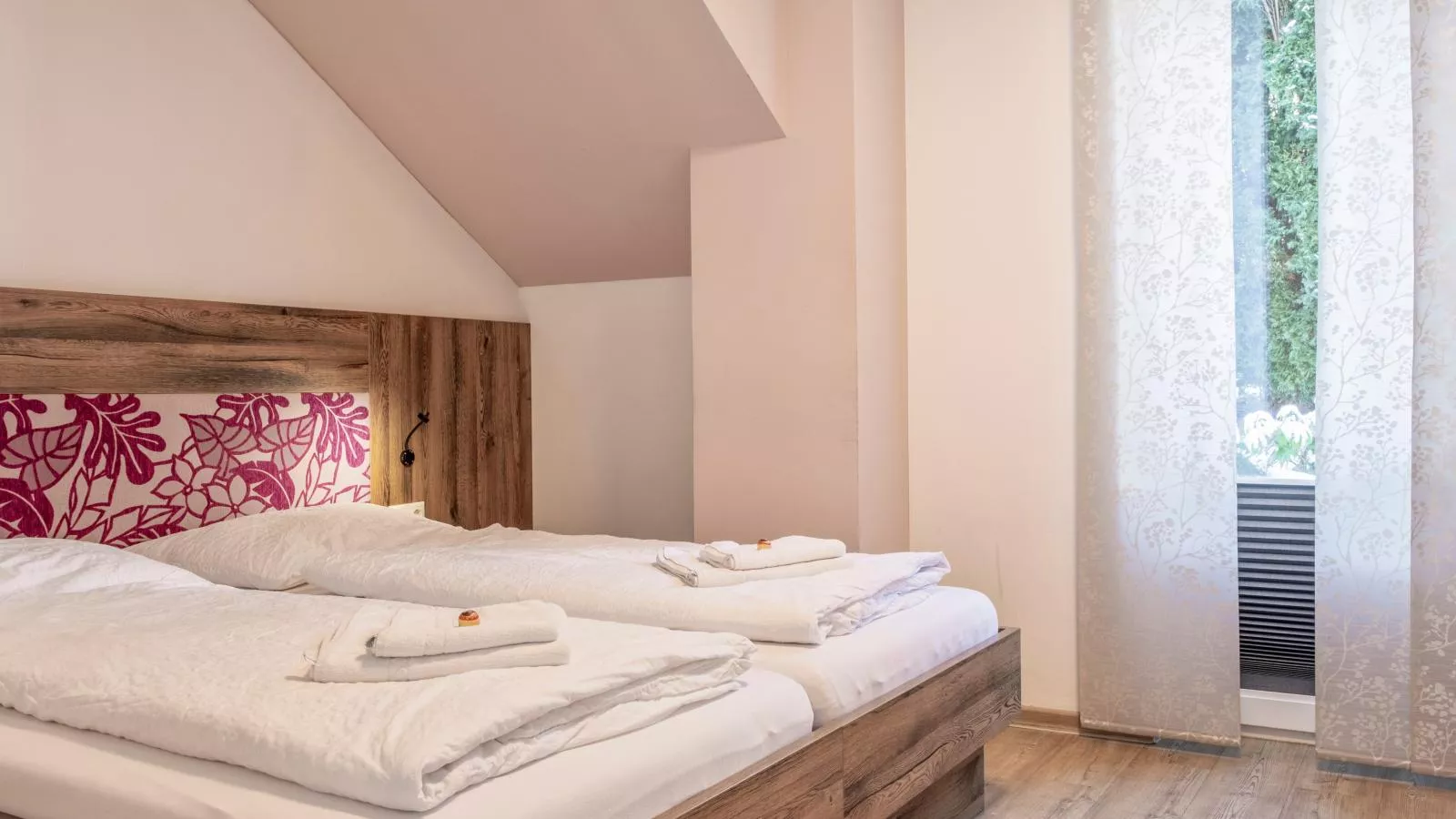 Sonne-Bedroom
