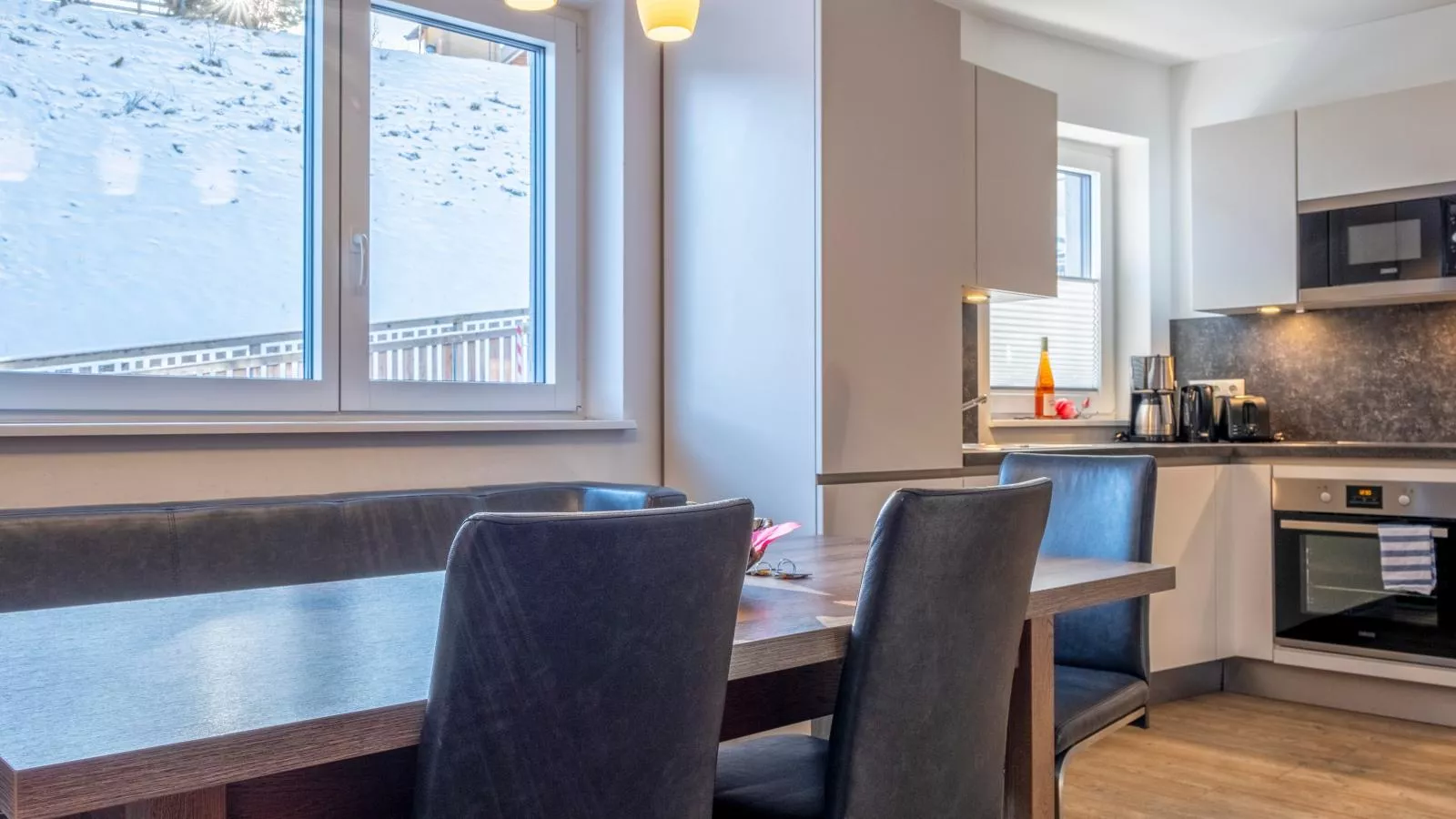 Sonne-Dining room