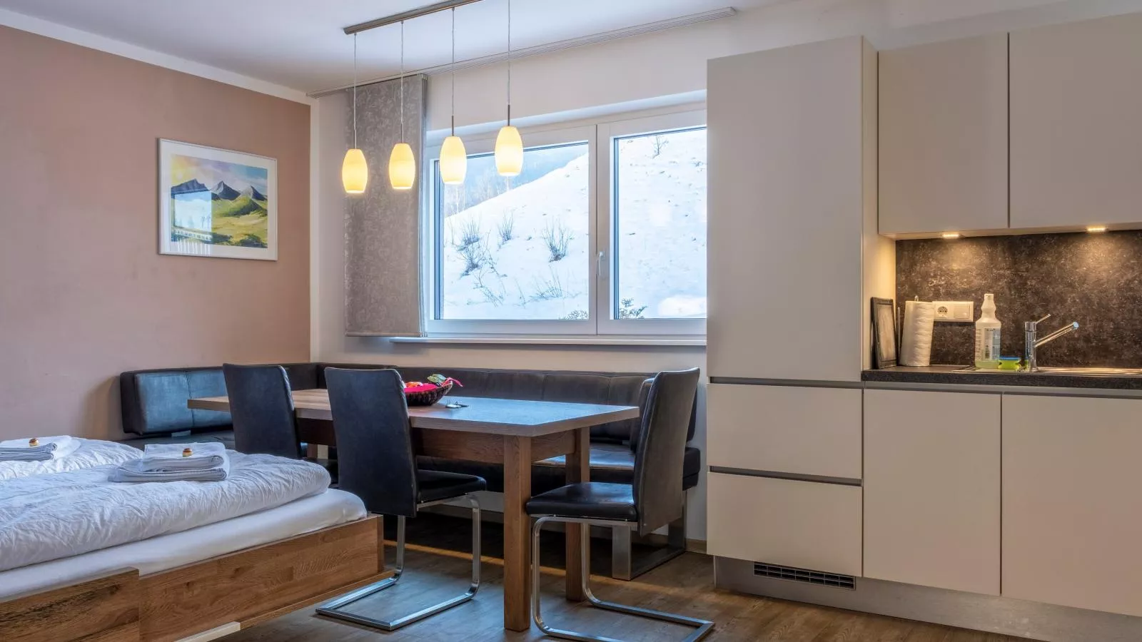 Sonne-Dining room