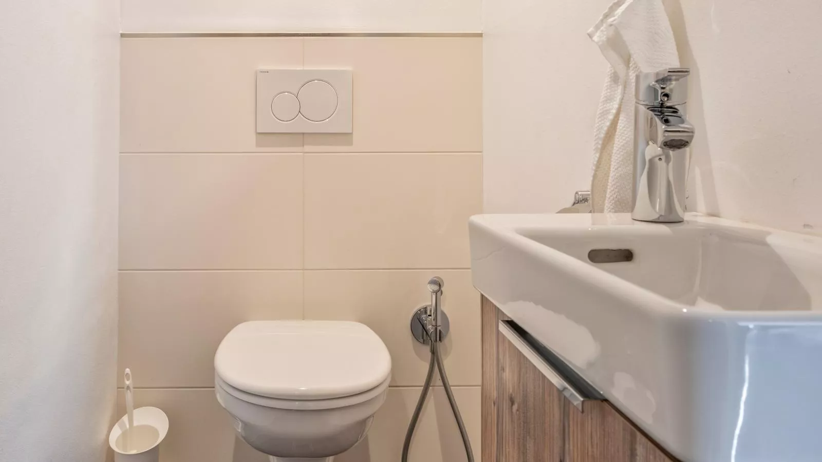 Del Sol-Bathroom