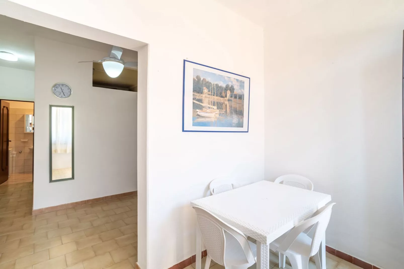 Mono 2 Pax-Living room