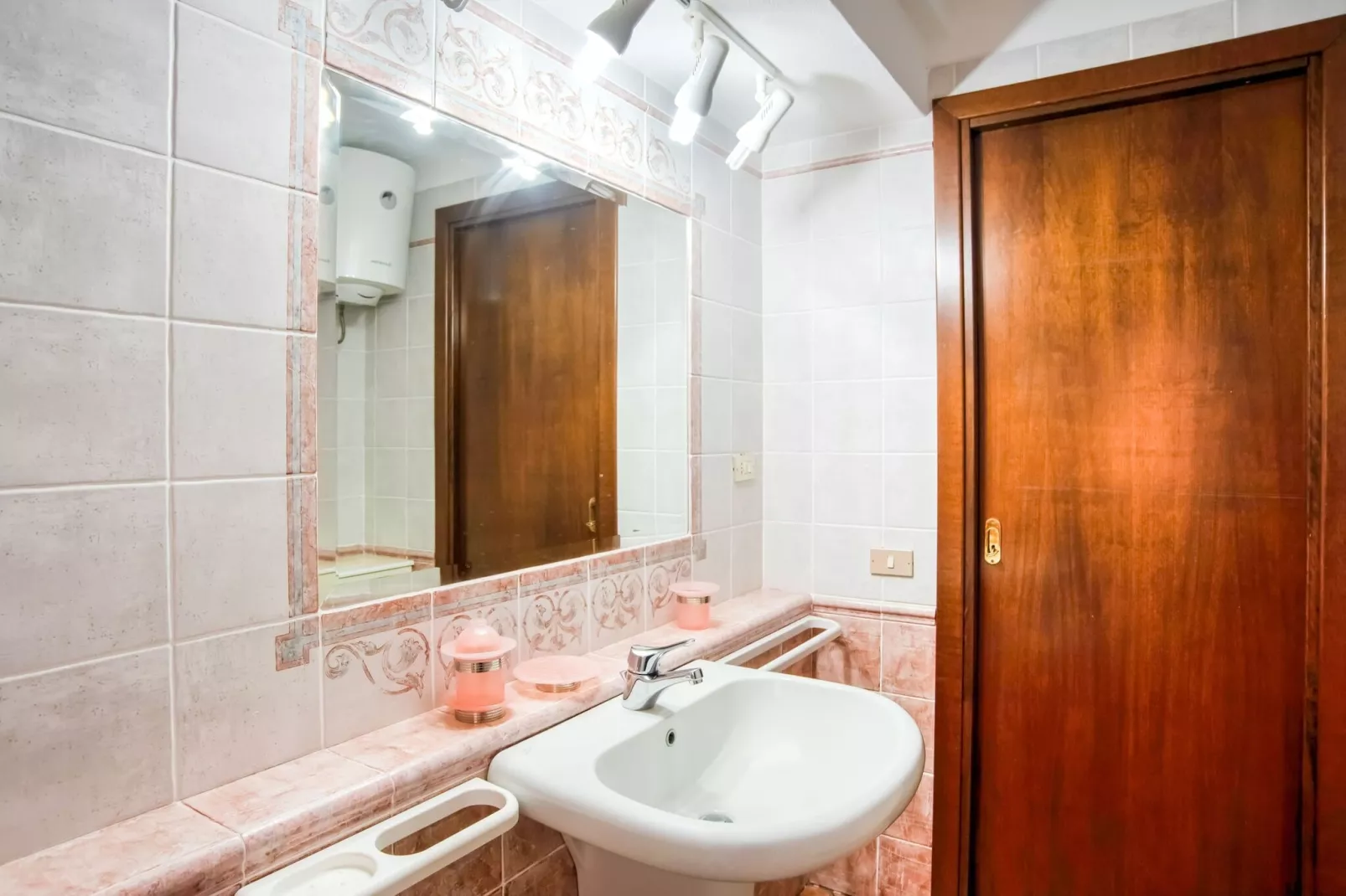 Bilo 3/4 Pax-Bathroom