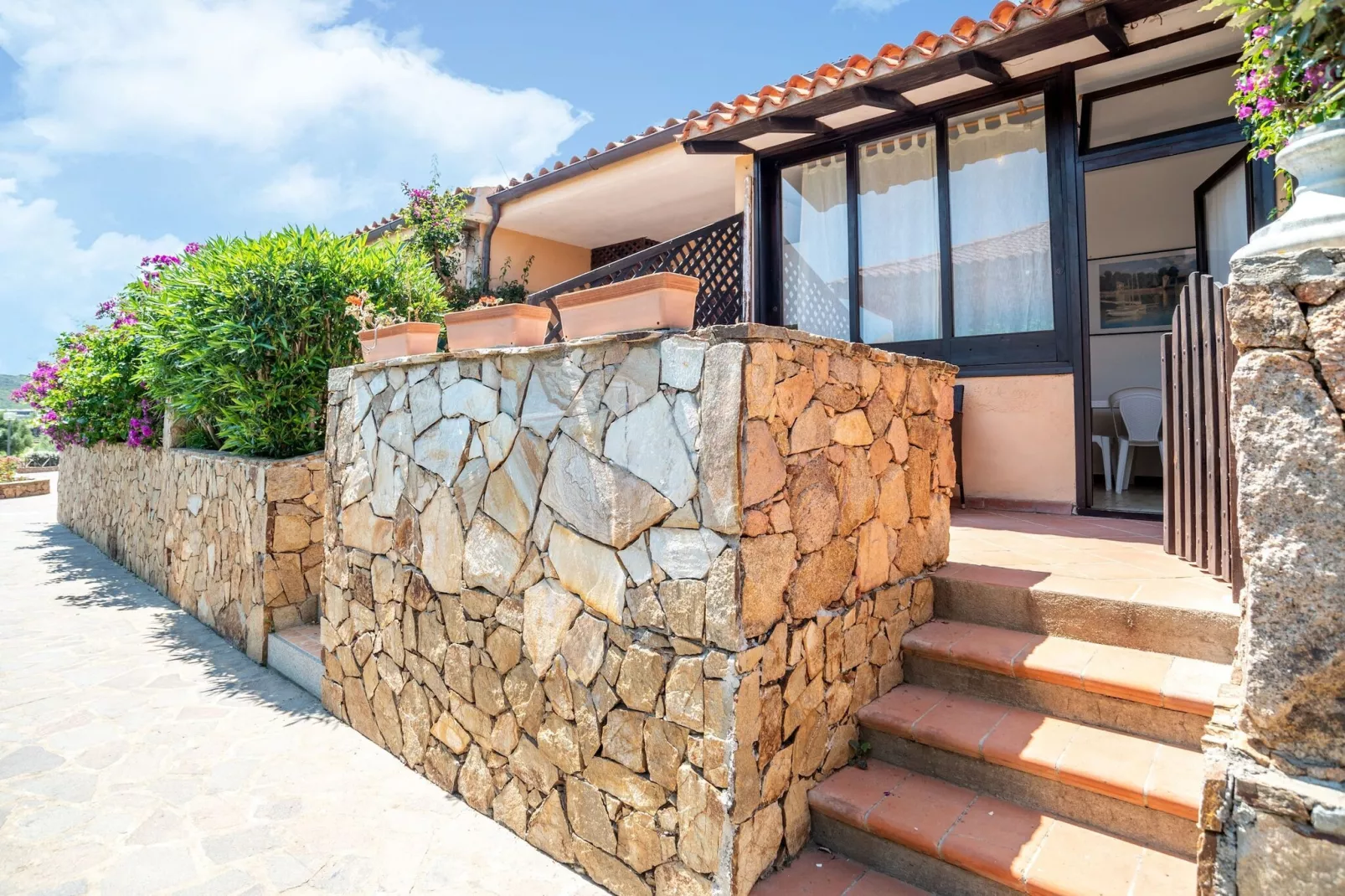 Trilo 5/6 Pax-Exterior summer