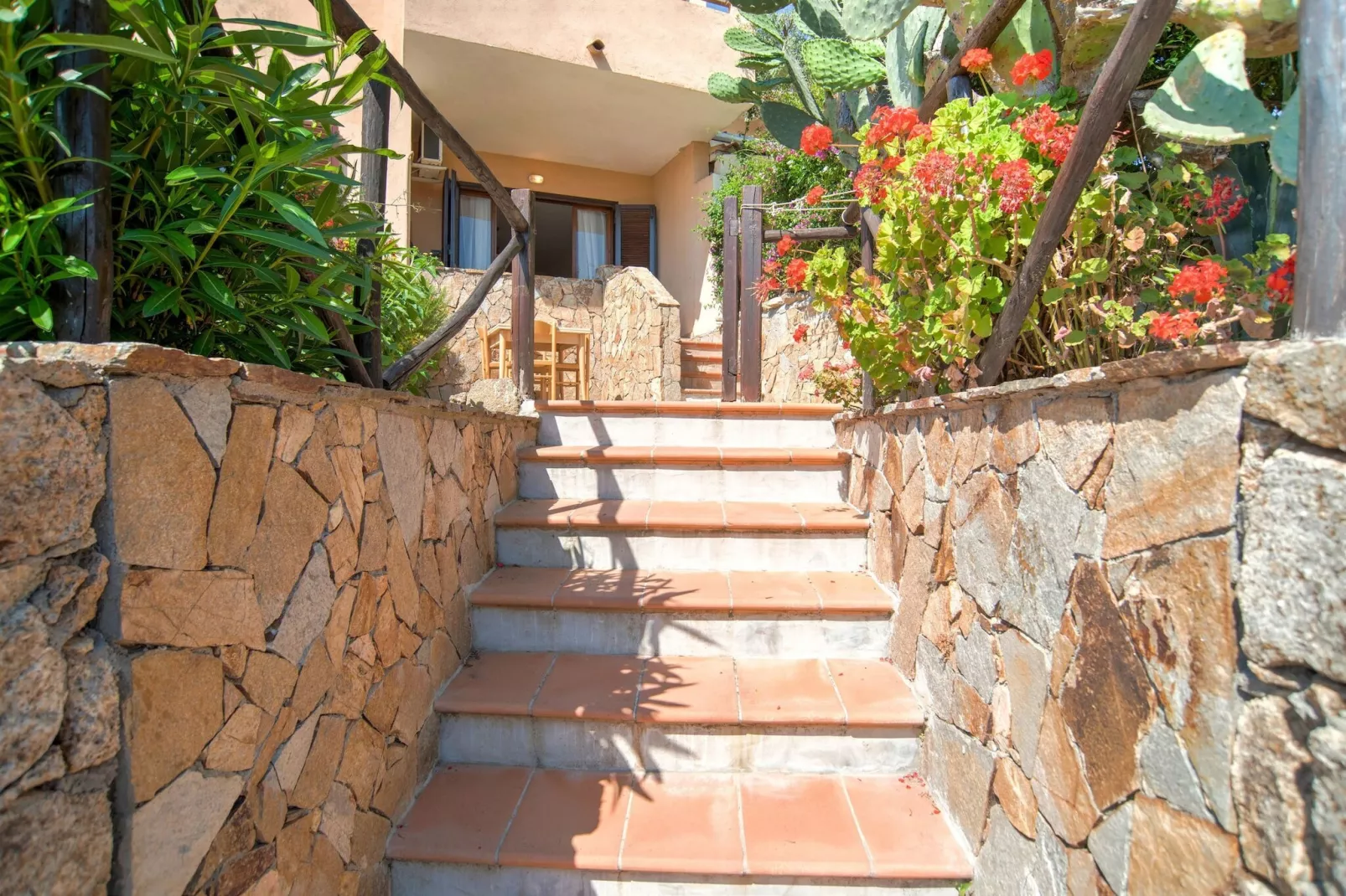 Trilo 5/6 Pax-Exterior summer