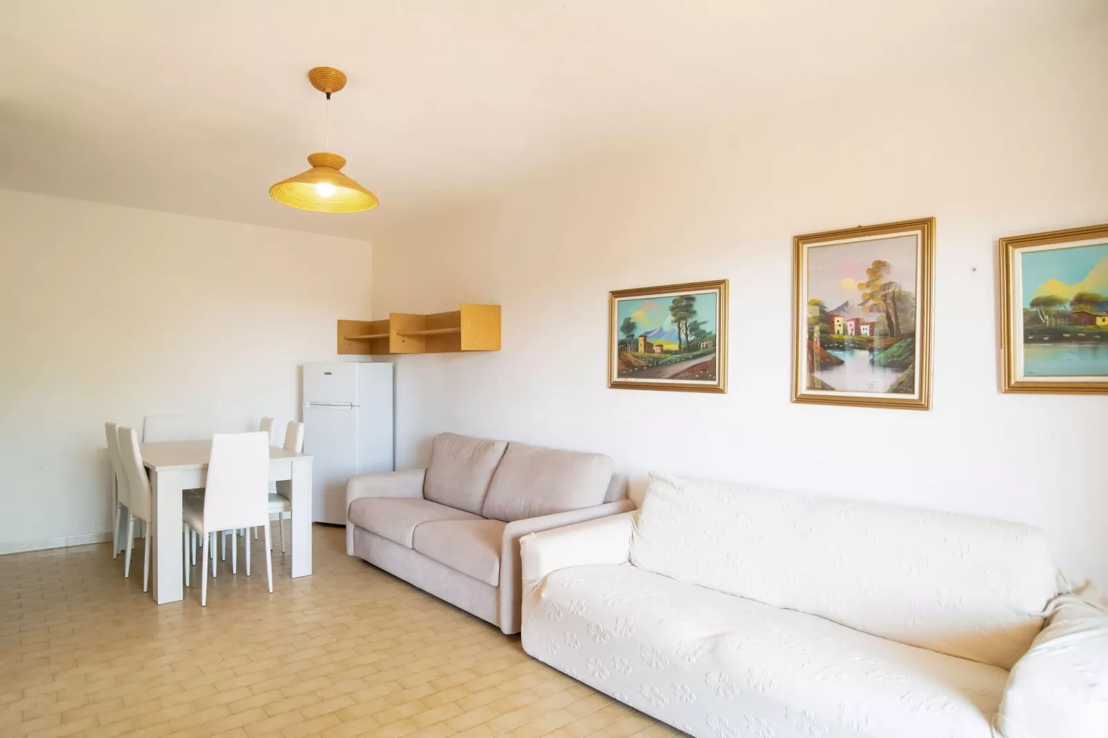 Trilo 5/6 Pax-Living room