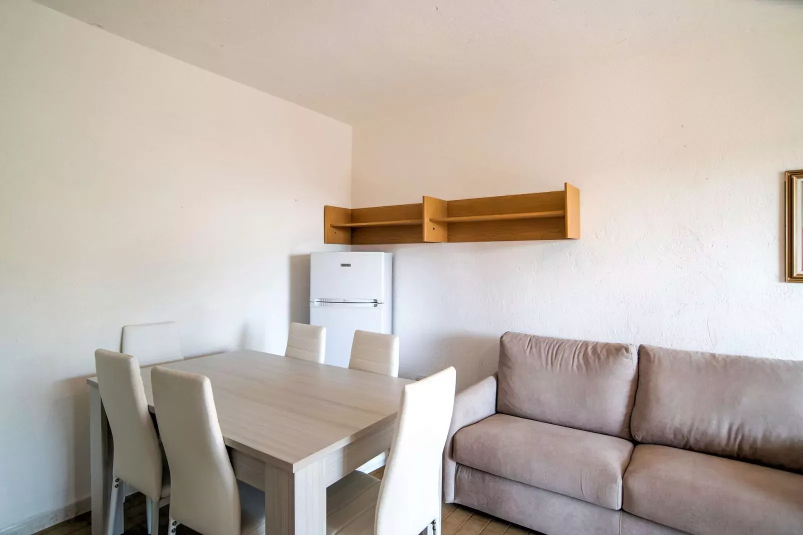 Trilo 5/6 Pax-Living room