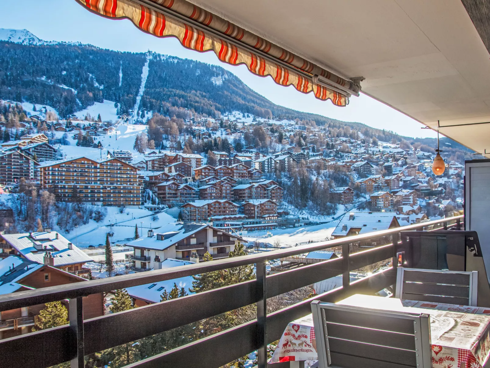 Aiglon E2-Outside