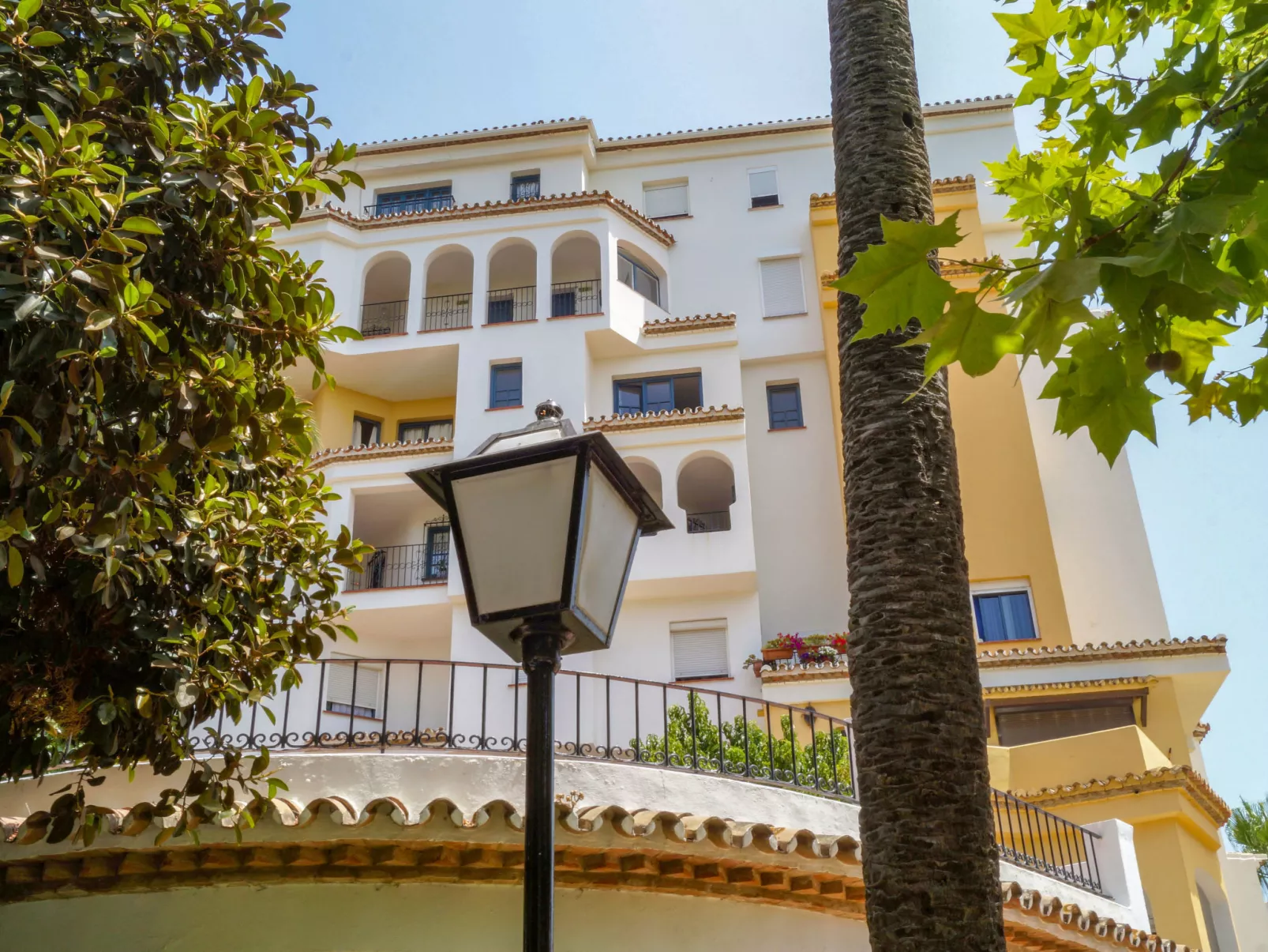 Cabopino-Outside