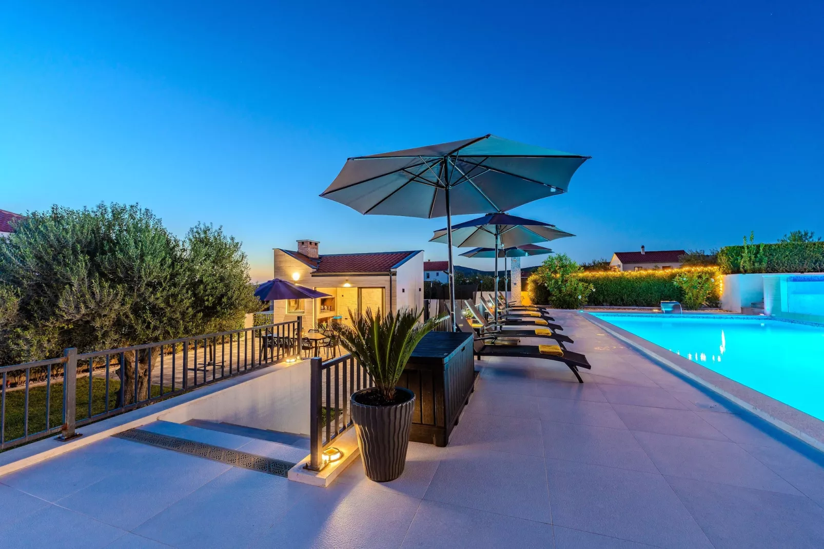 Villa Lara-Balcon-terrasse