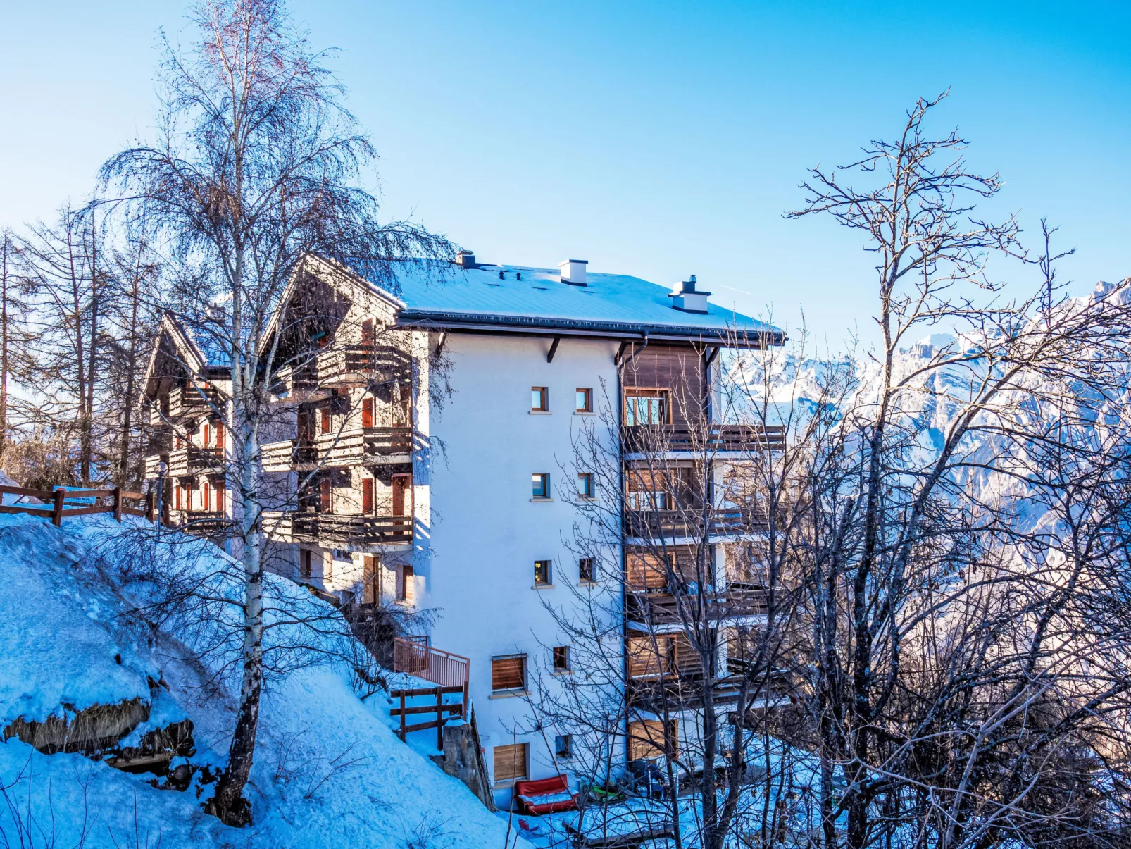 Swiss alps Cocoon Cascade 5-Outside
