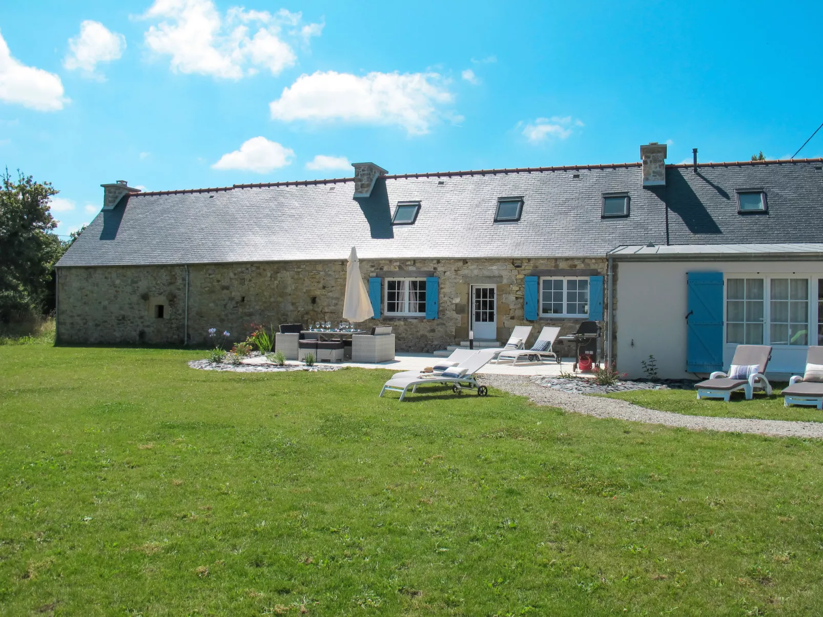 Le Vieux Chêne-Outside