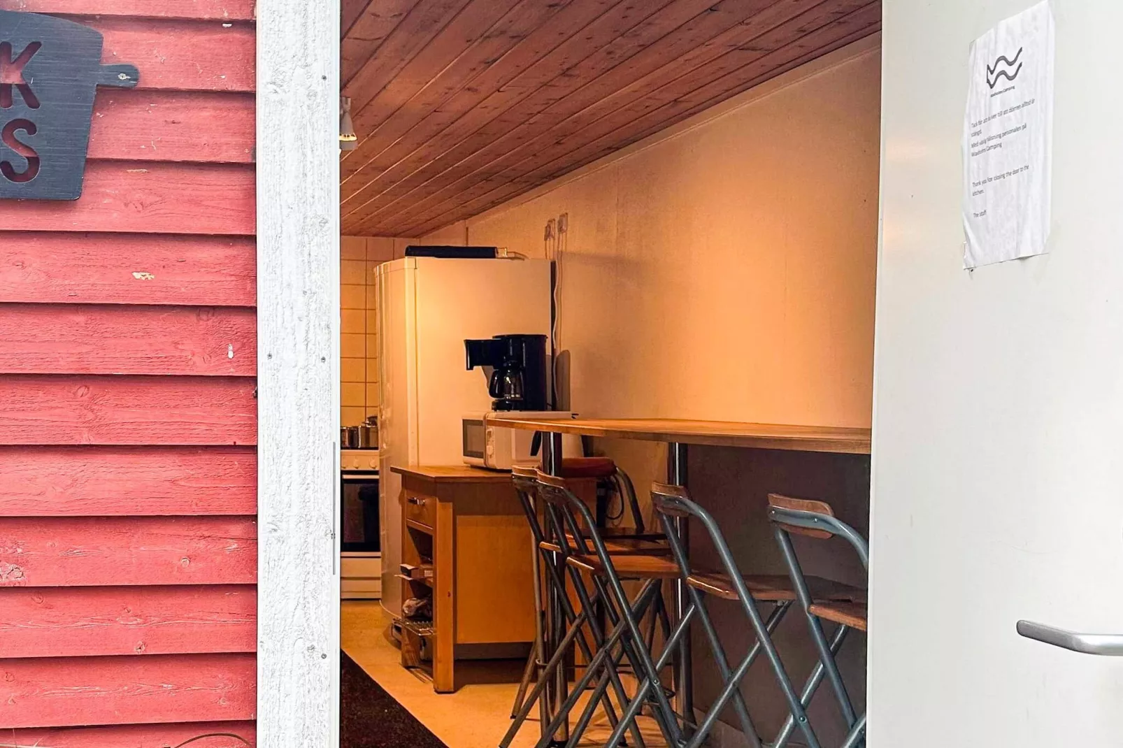 Sommarstuga small-Indoor