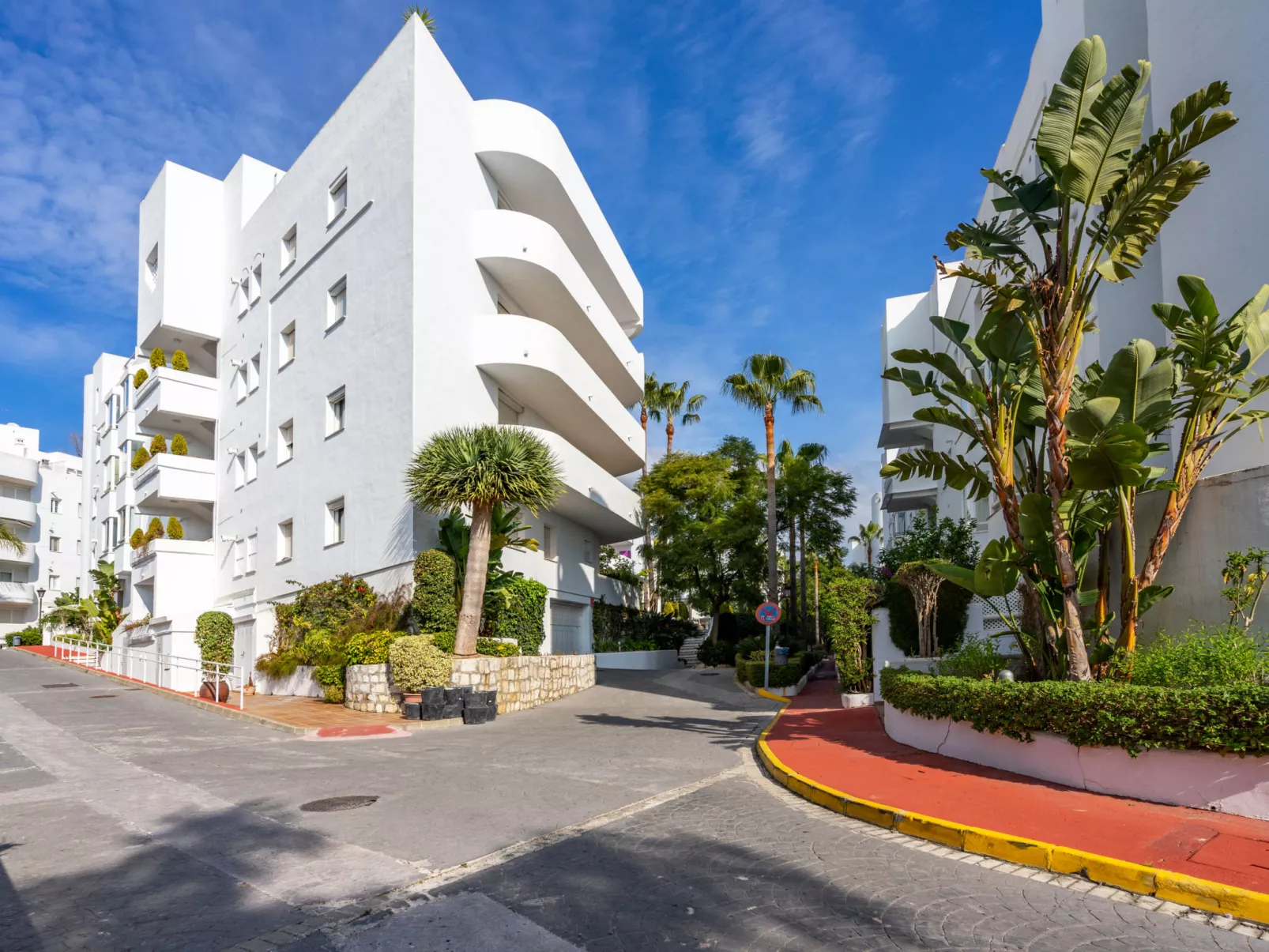 Marbella Real-Outside