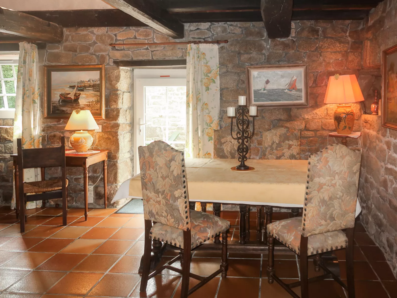 Le Manoir-Dedans