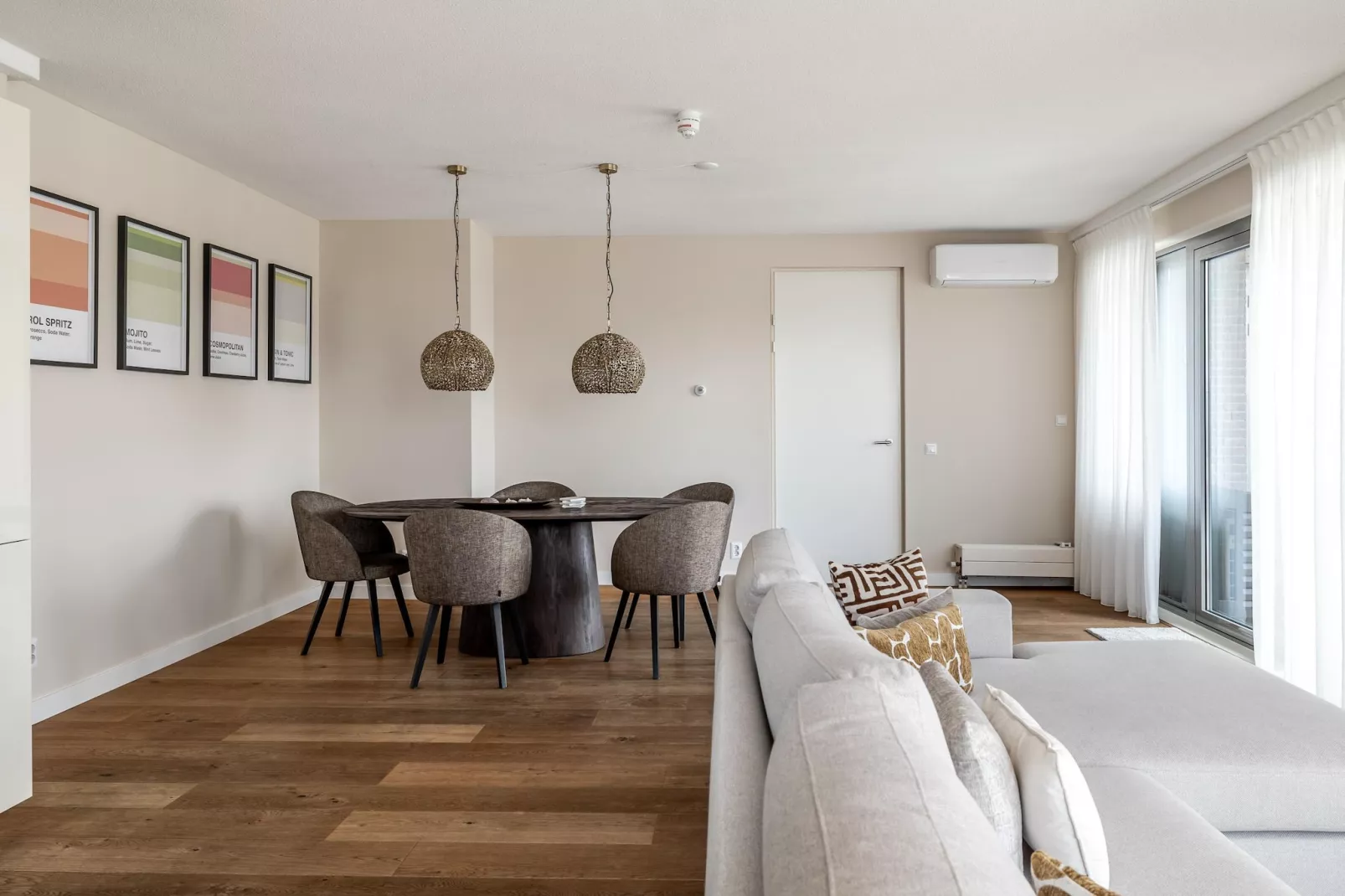Scheveningen Harbour 38C-Living room