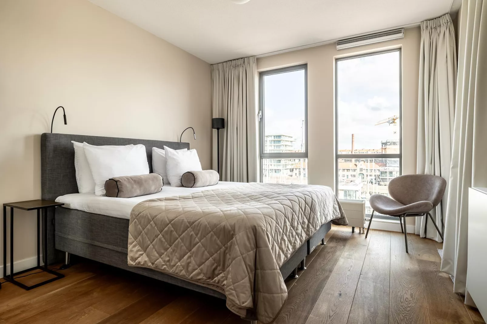 Scheveningen Harbour 38C-Bedroom