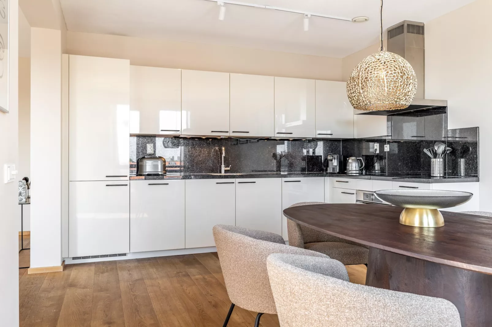 Scheveningen Harbour 42A-Kitchen