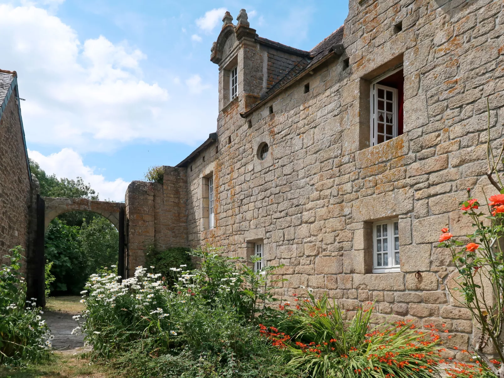 Le Manoir-Dehors