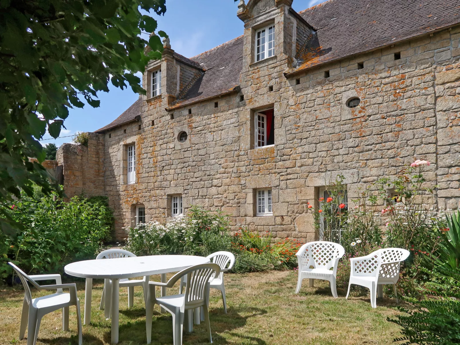 Le Manoir-Dehors