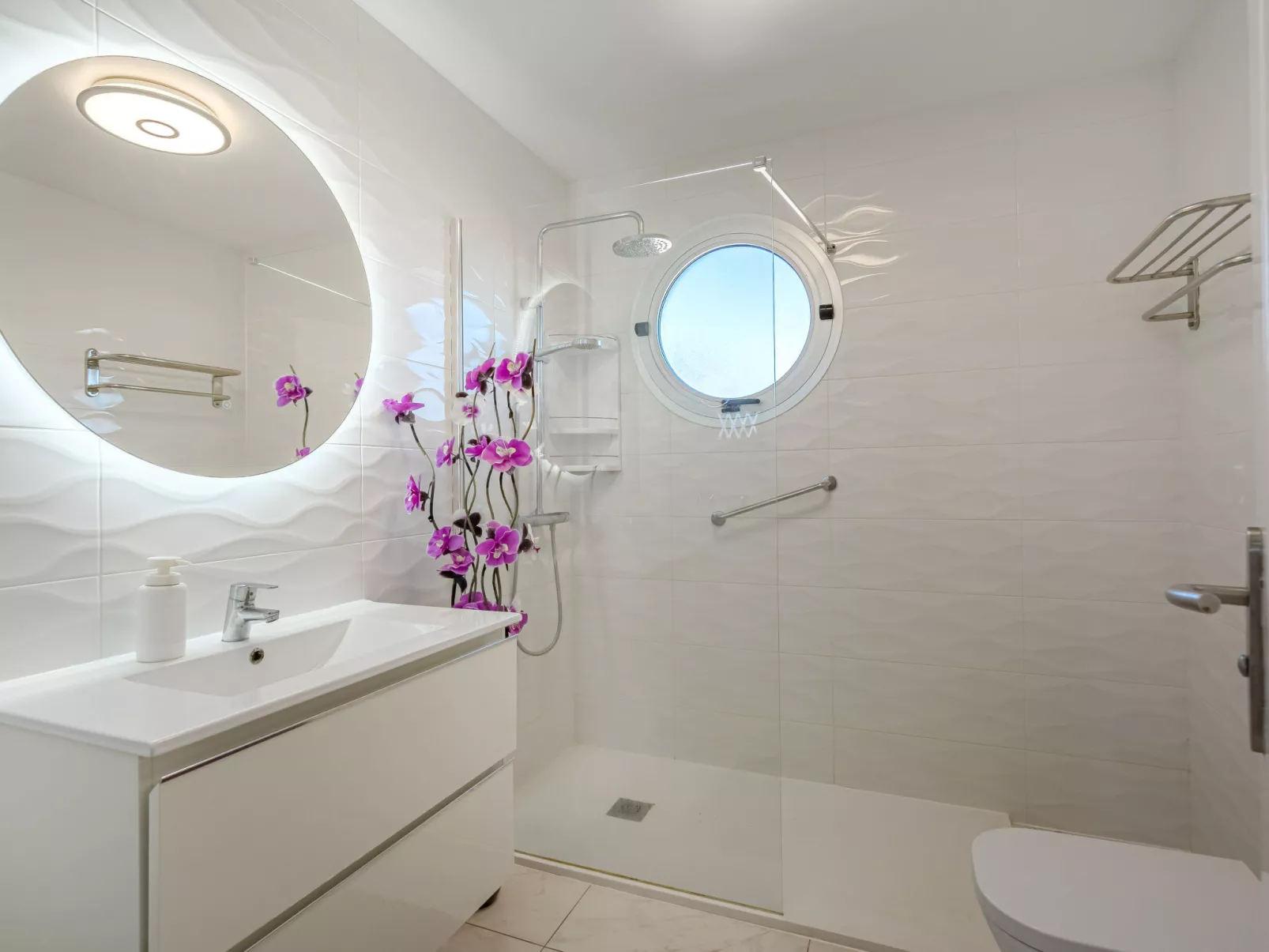 Atlantic View-Inside