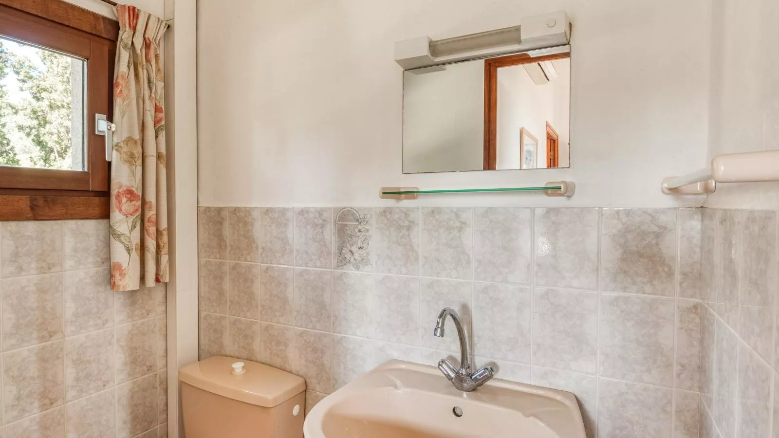 Sourire du Soleil-Bathroom