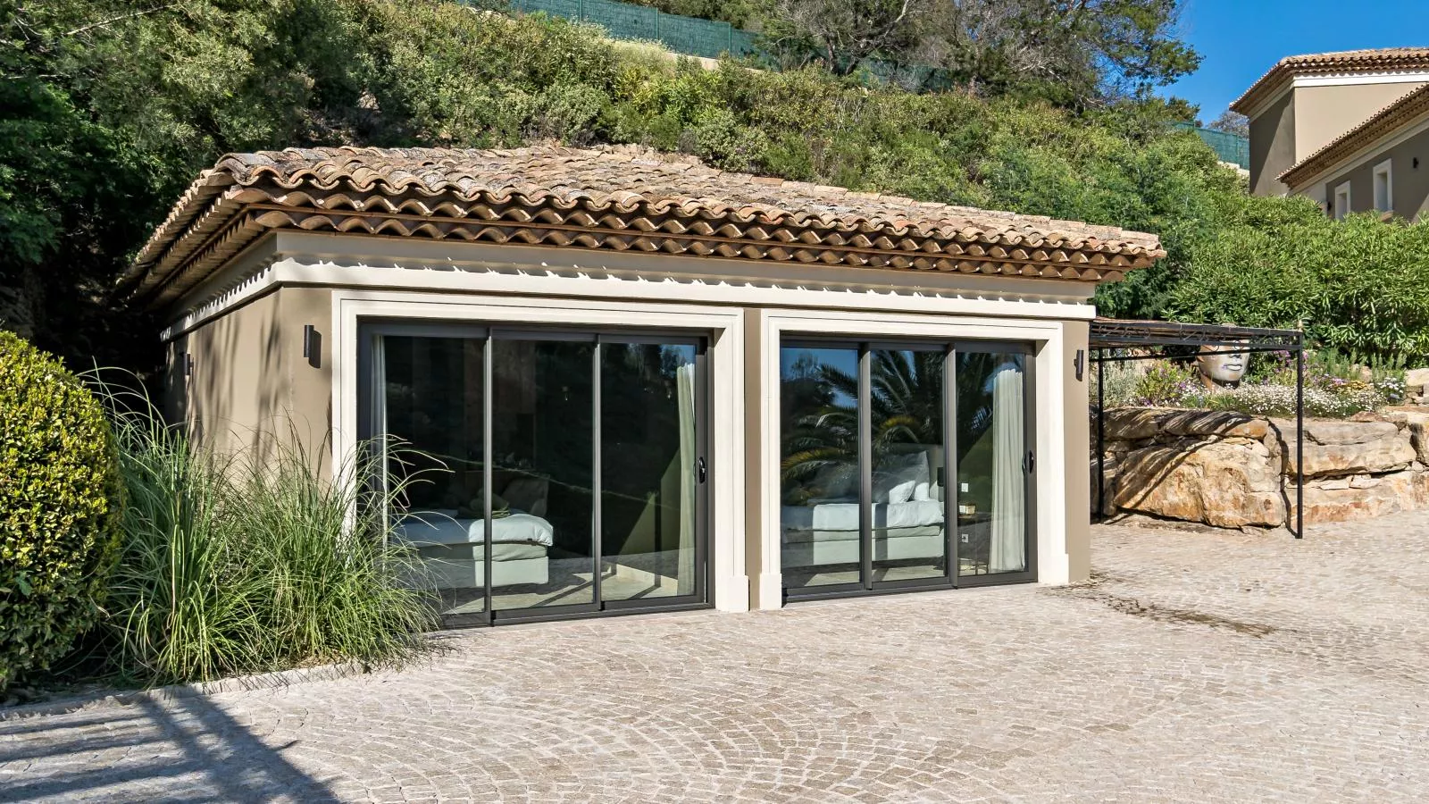 Dolce Vita-Exterior summer