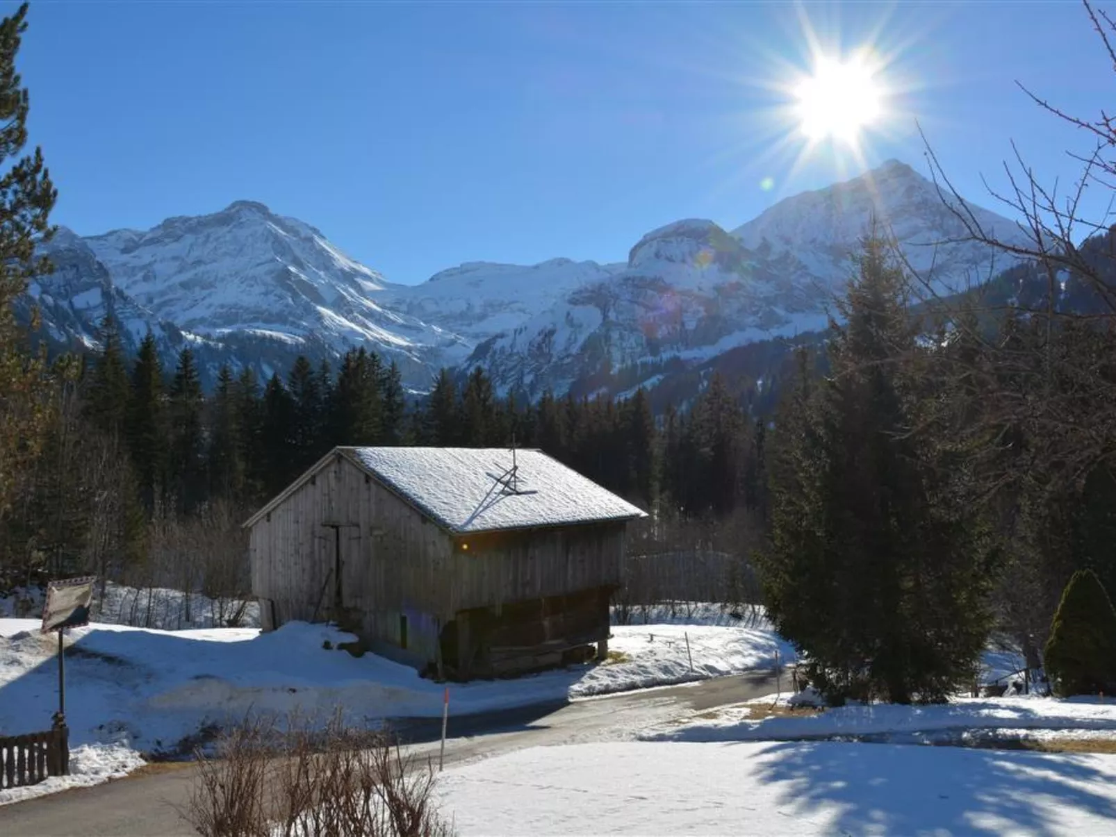 Minnehaha, Chalet-Outside