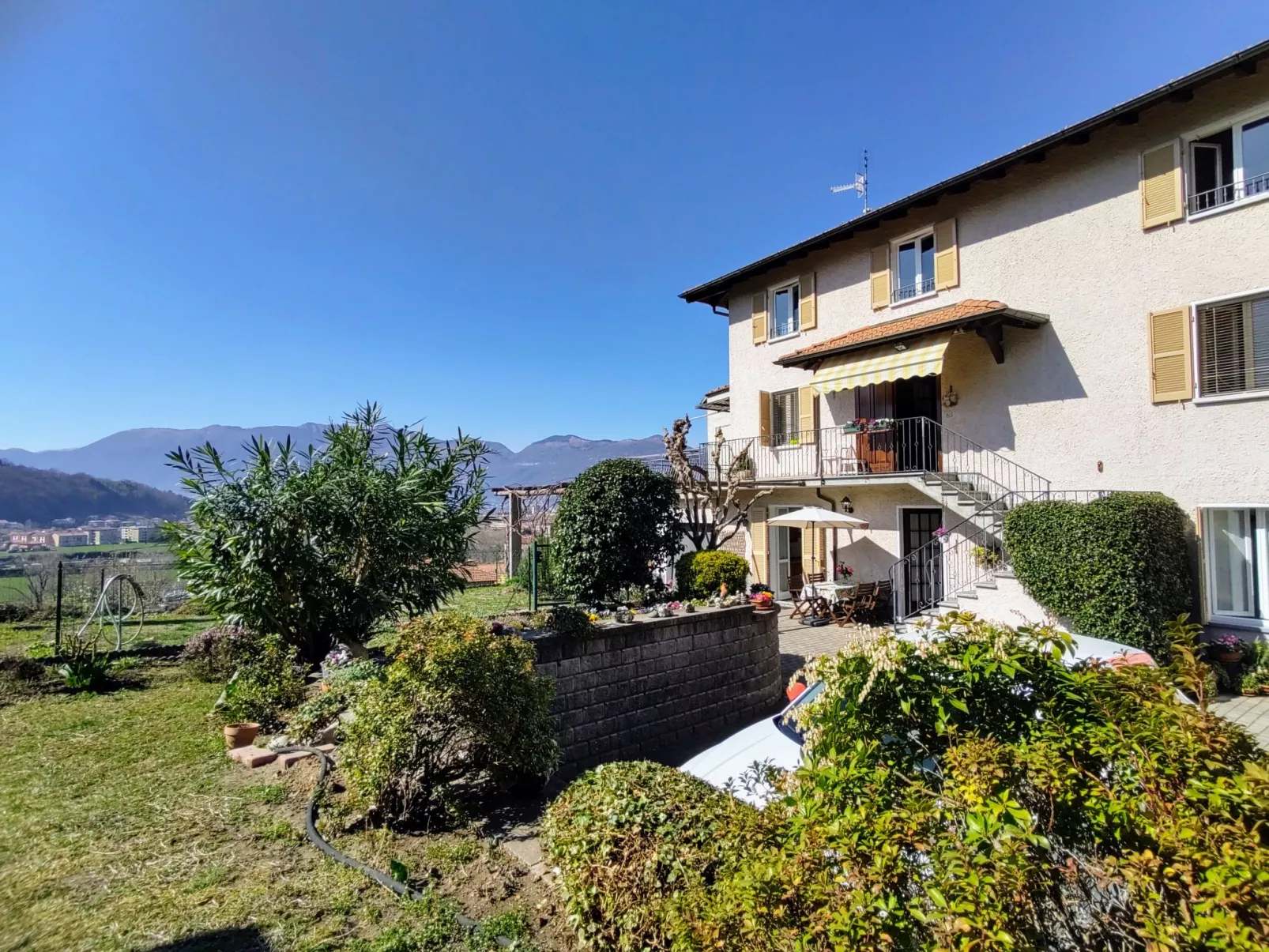 Casa Riboni-Outside