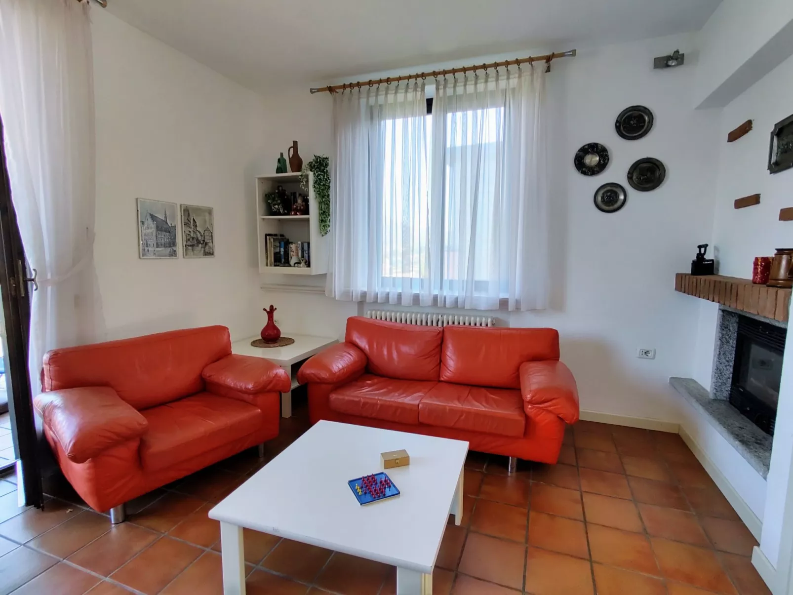 Gobetti-Inside