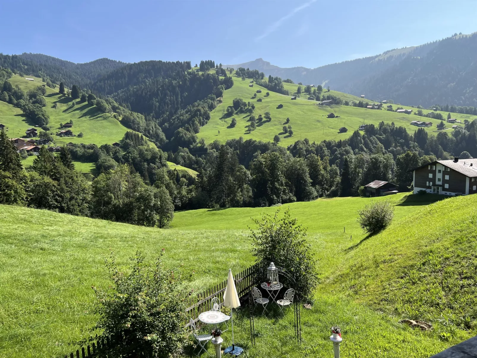 Serviced Apartment Chalet Bärgblüml i Ha-Outside