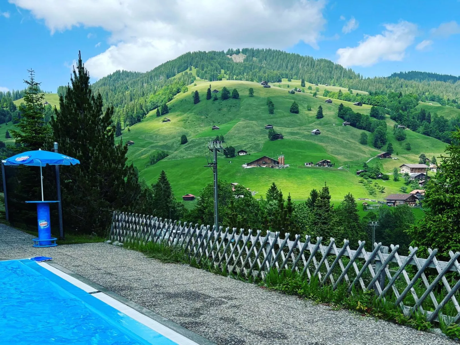 Serviced Apartment Chalet Bärgblüml i Ha-Outside