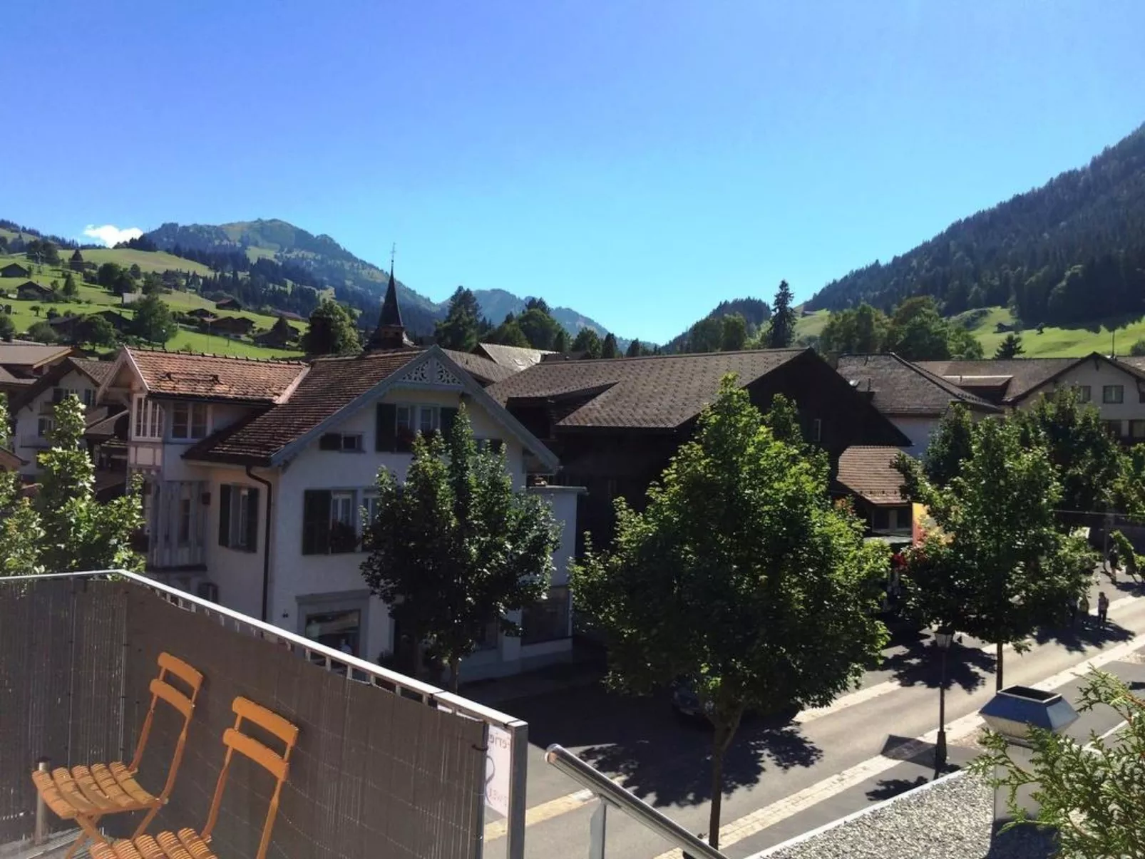 Simme-Tröimli-Outside