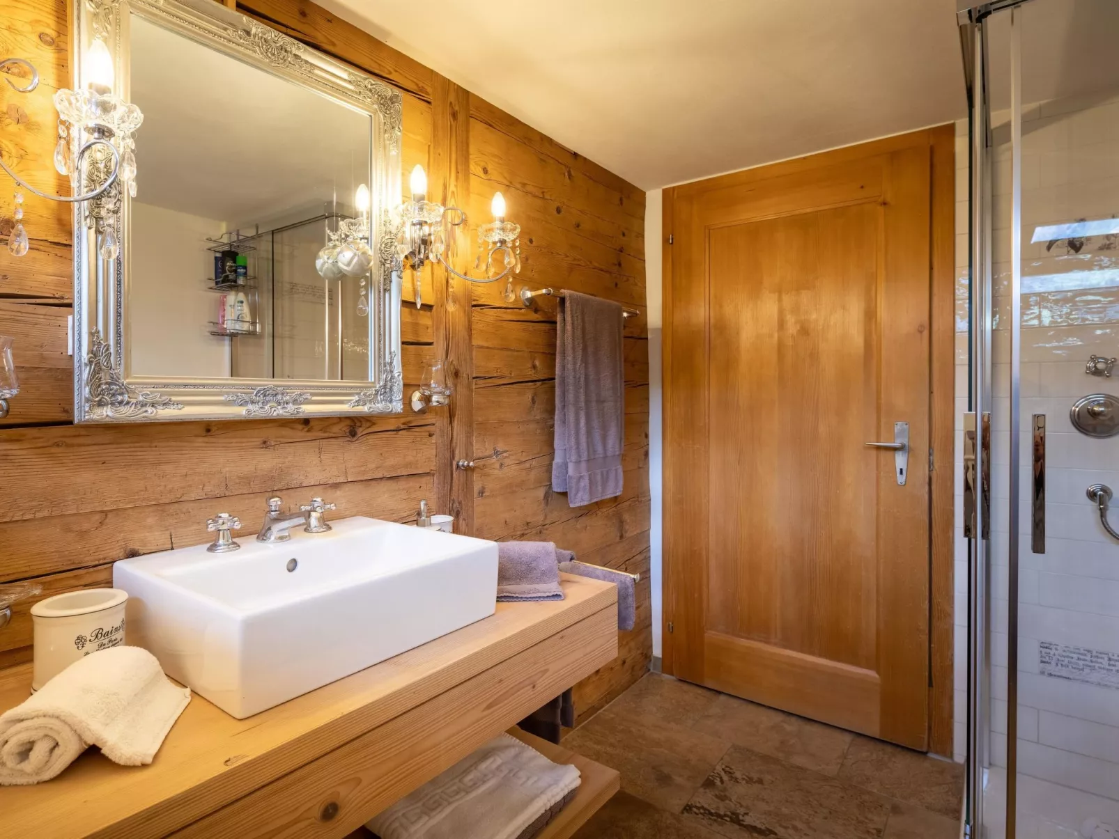Chalet Bijou+ 1 OG-Drinnen