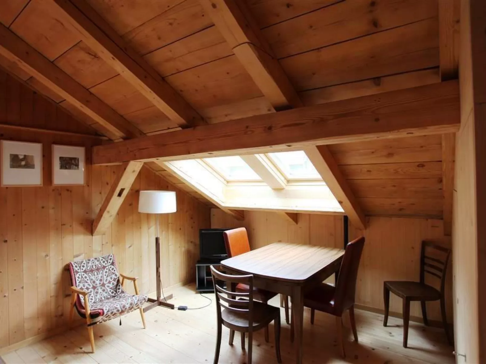 Lena, Chalet-Inside