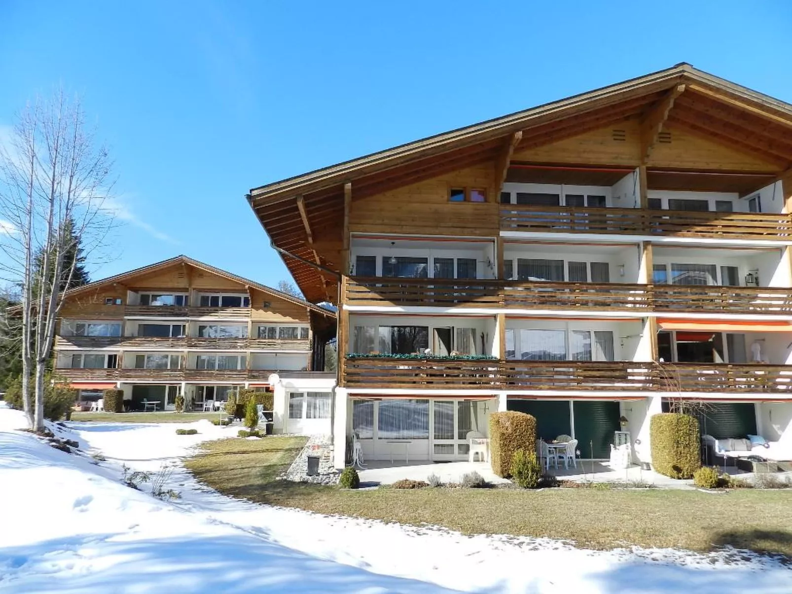 La Sarine 324-Outside