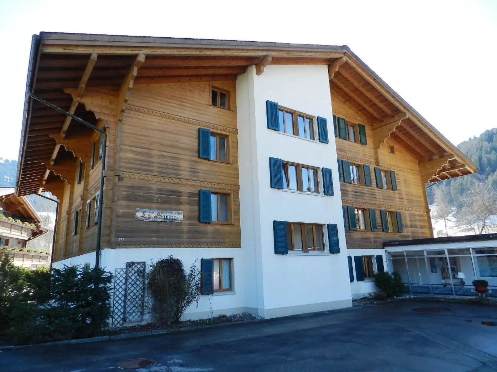 La Sarine 324-Outside