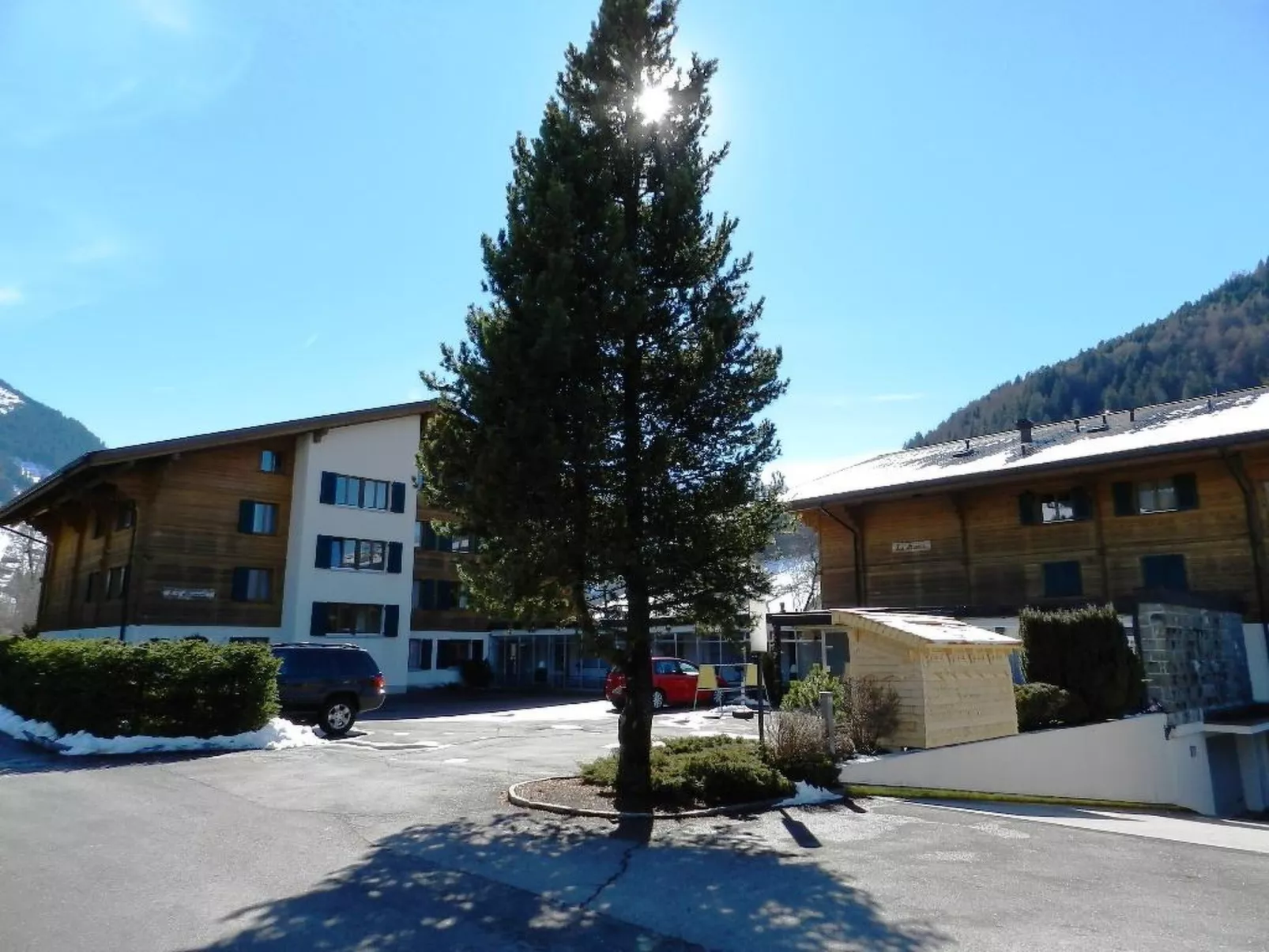 La Sarine 324-Outside