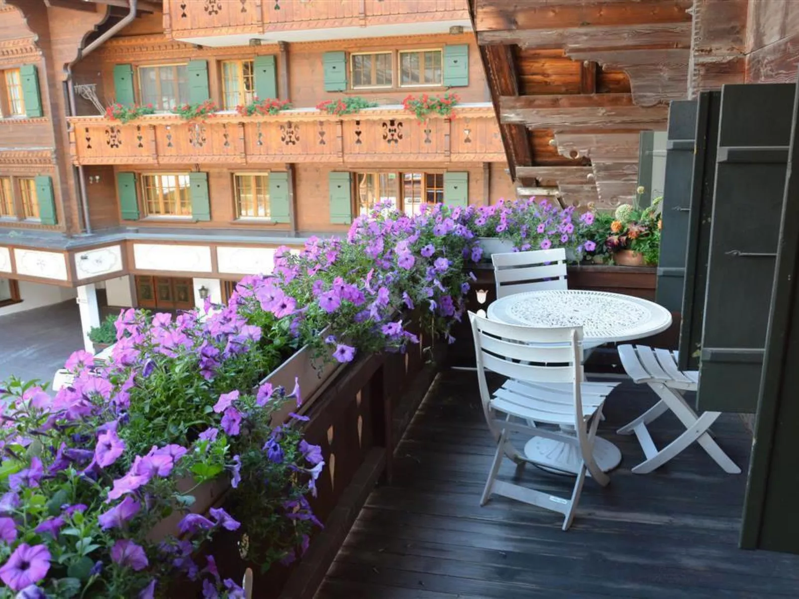 Le Vieux Chalet-Outside