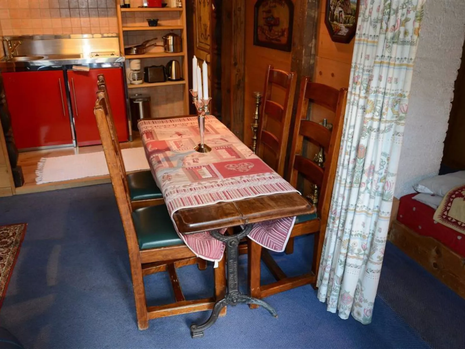 Le Vieux Chalet-Inside