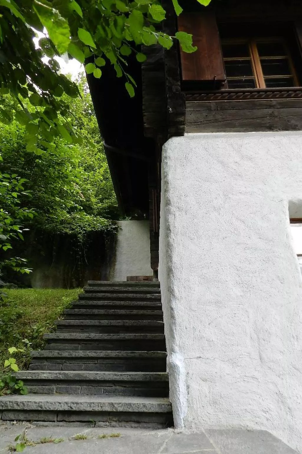 Tree-Tops, Chalet-Outside