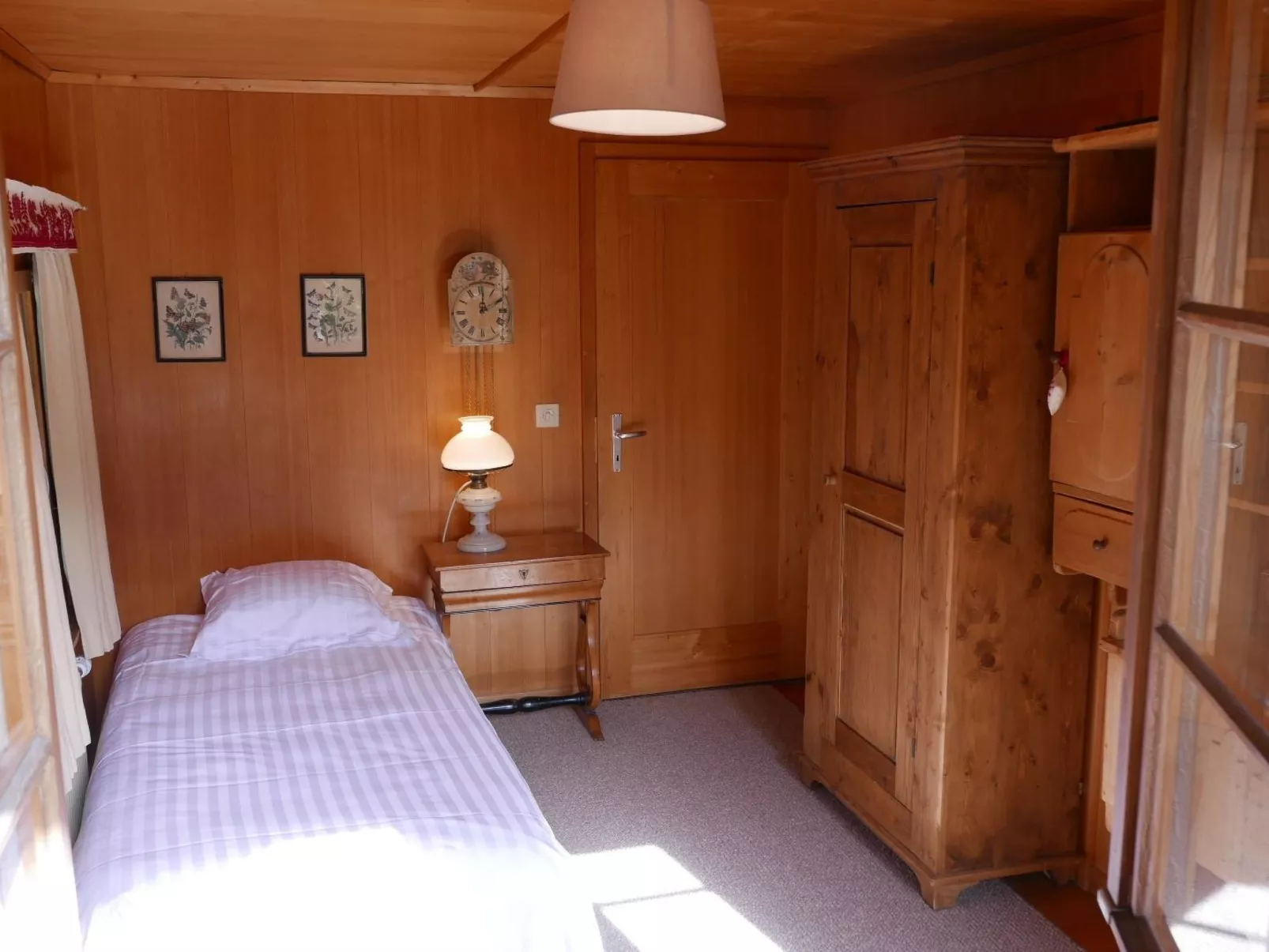 Tree-Tops, Chalet-Inside