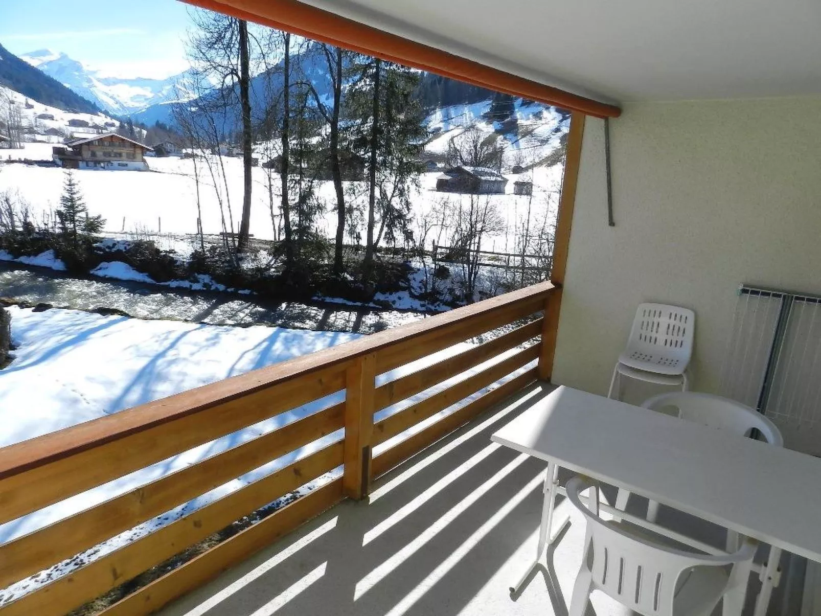 La Sarine 222-Outside