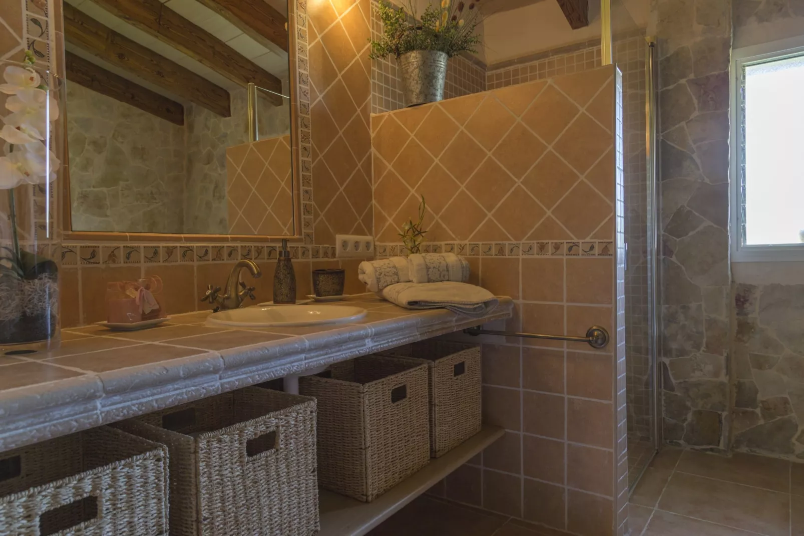 YourHouse Es Moyà des Pins, chalet with views to S-Bathroom