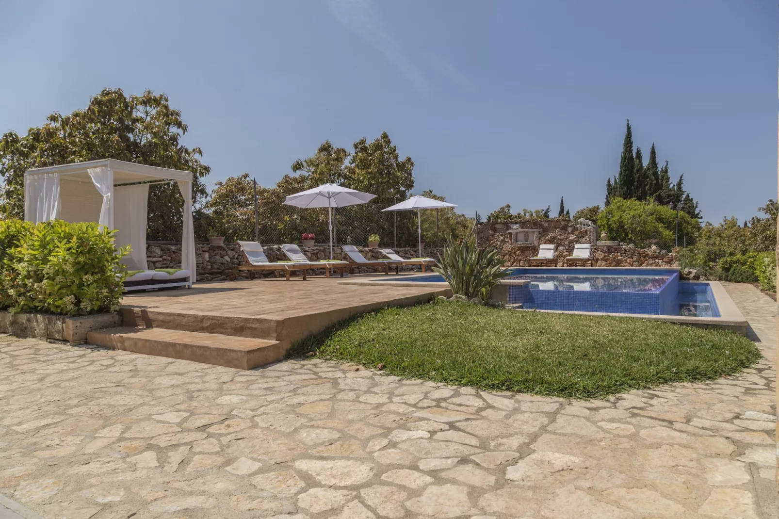 YourHouse Es Moyà des Pins, chalet with views to S-Gardens summer