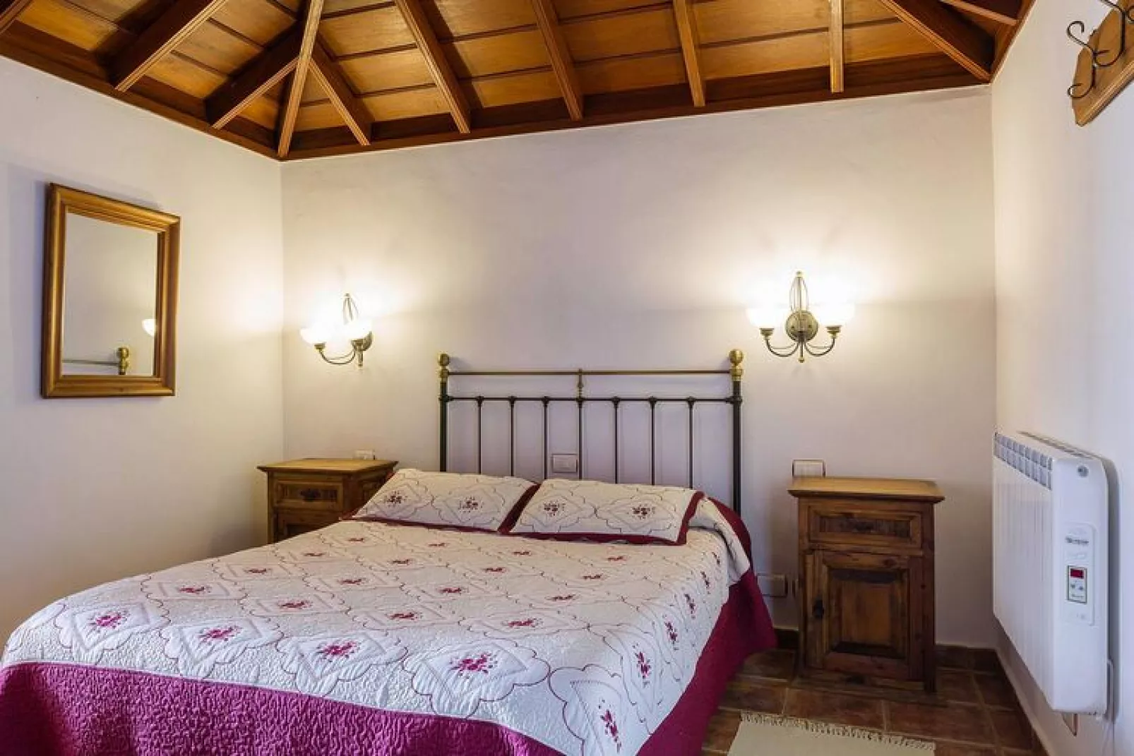 La Camelia-Bedroom