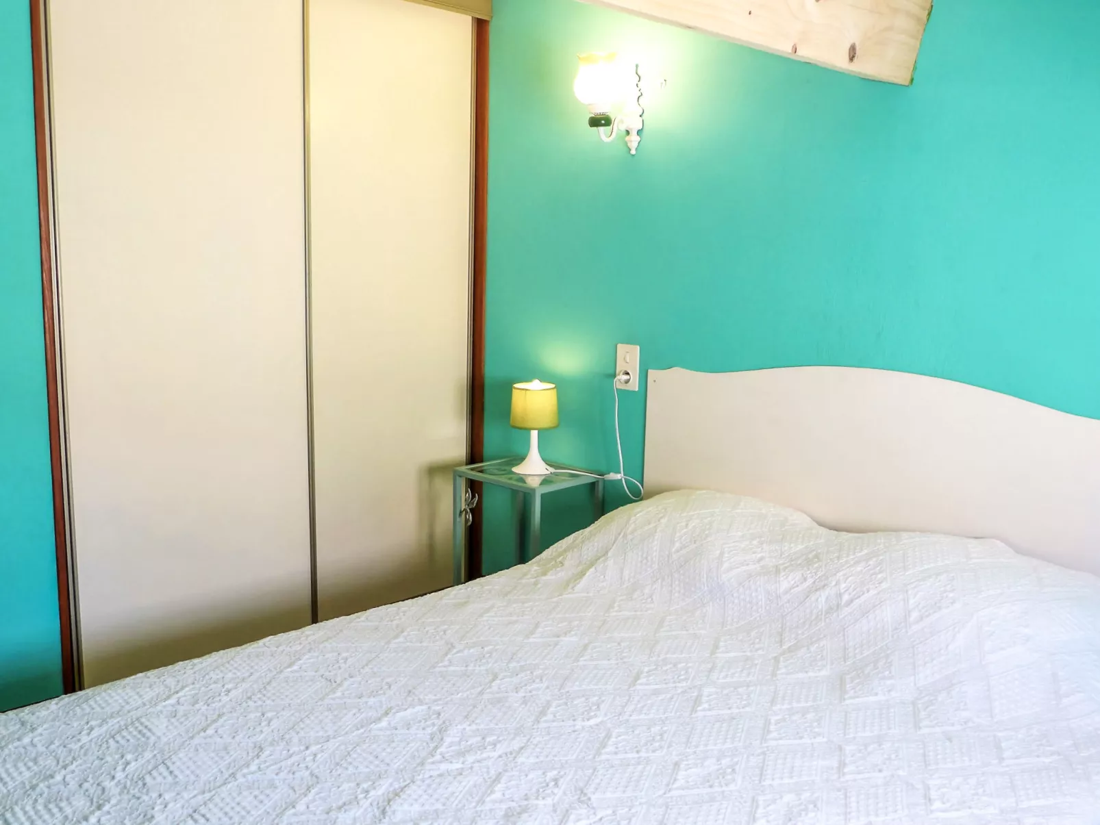 Les Colombes-Inside