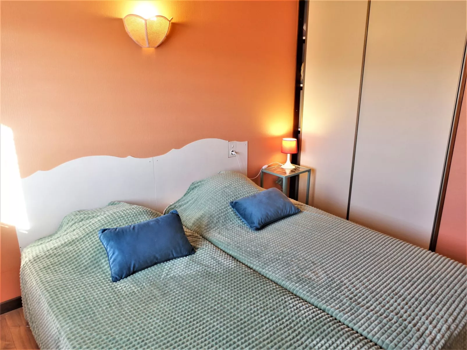 Les Colombes-Inside