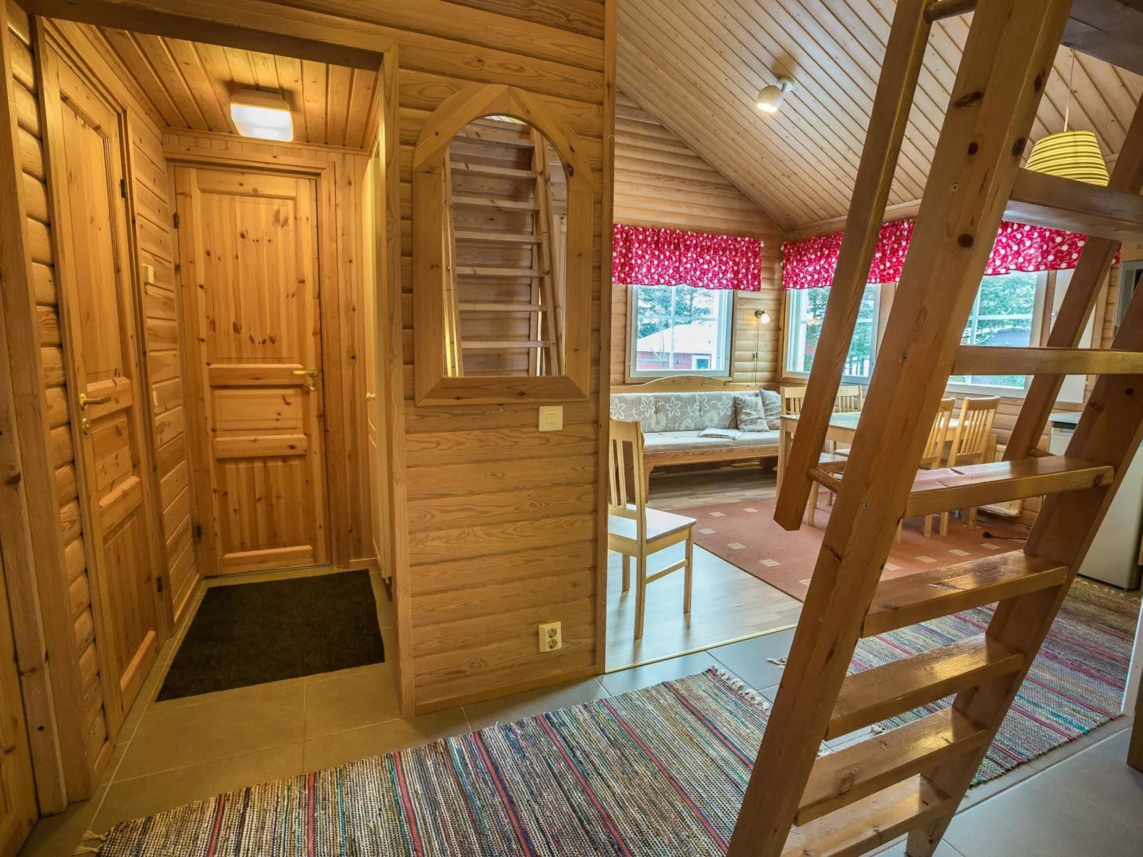 Nutukas/ylläksen lapikas-Inside