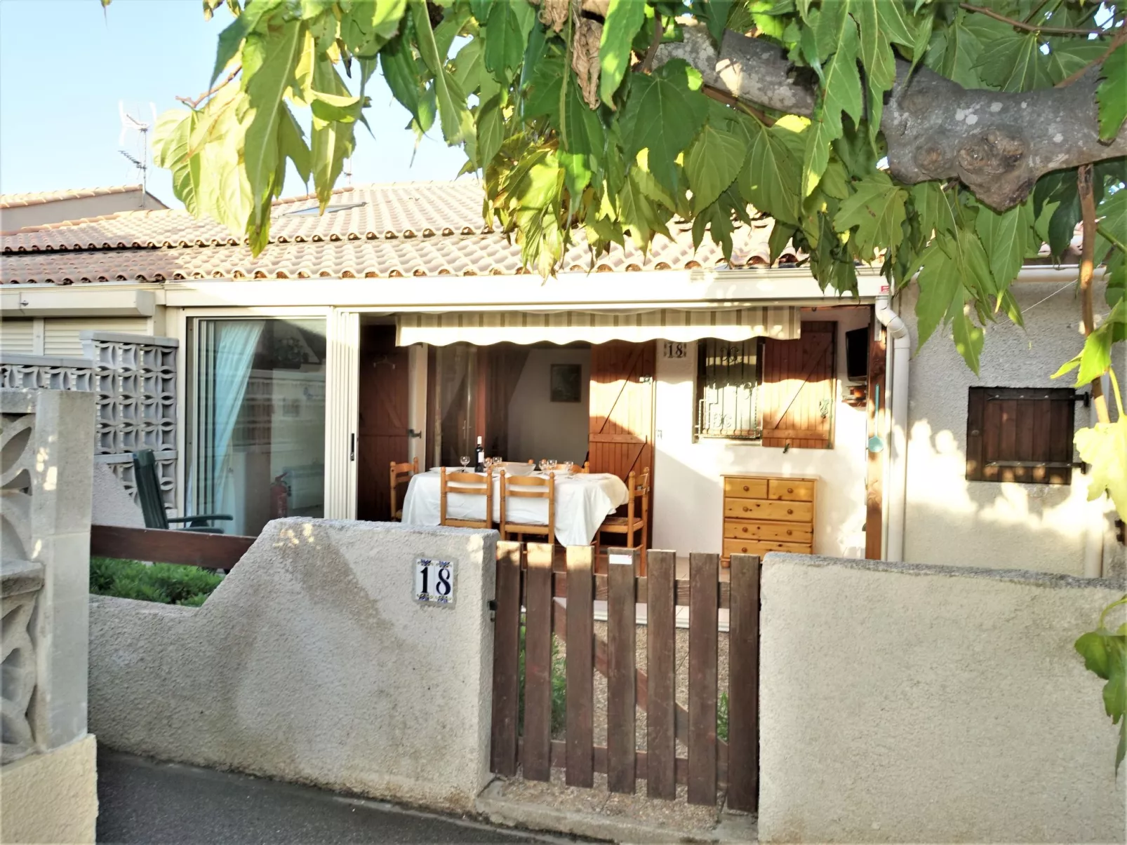 L'Hacienda-Outside